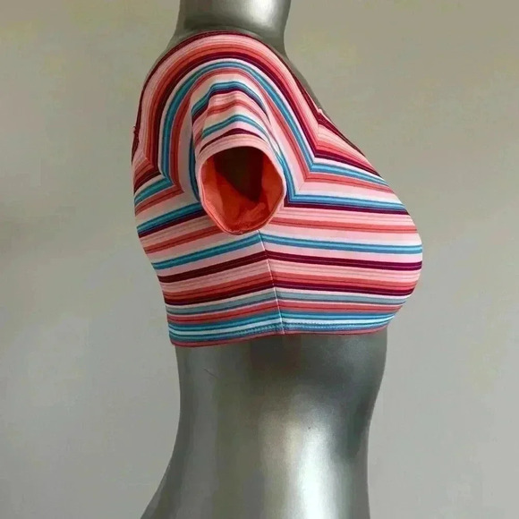 🆕Crop Top - Picture 3 of 14